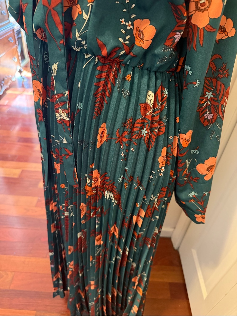 Floral Dark Green Long-Sleeve Pleated Maxi Dress - Picture 5 of 7